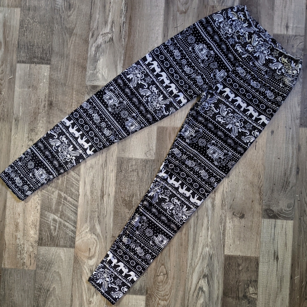 Bohemian Elephant Pattern Leggings Size S